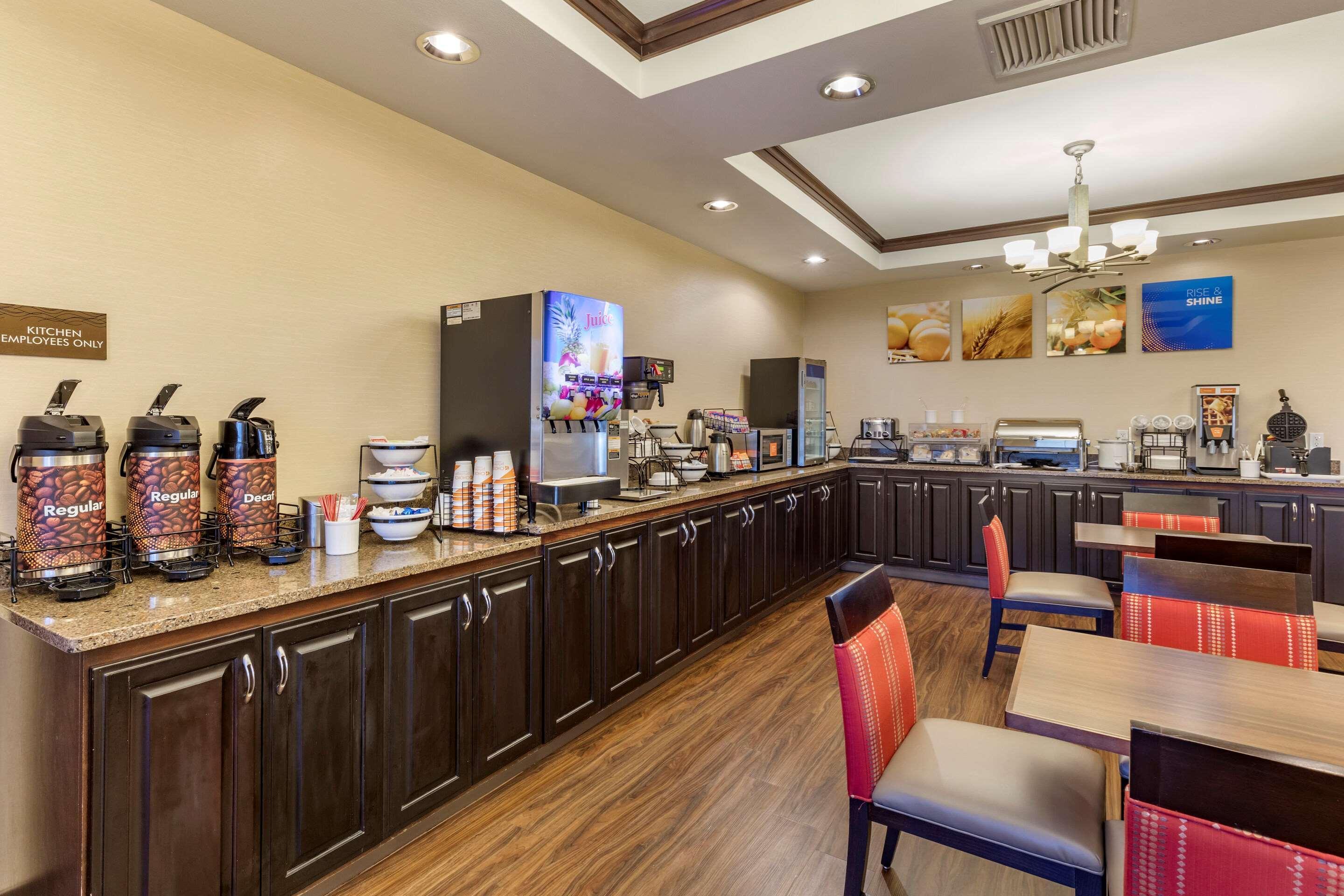 Hotel Comfort & I-40